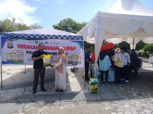 Polres Rokan Hulu Gelar Gerakan Pangan Murah, Jual 2.000 Kg Beras dengan Harga Terjangkau