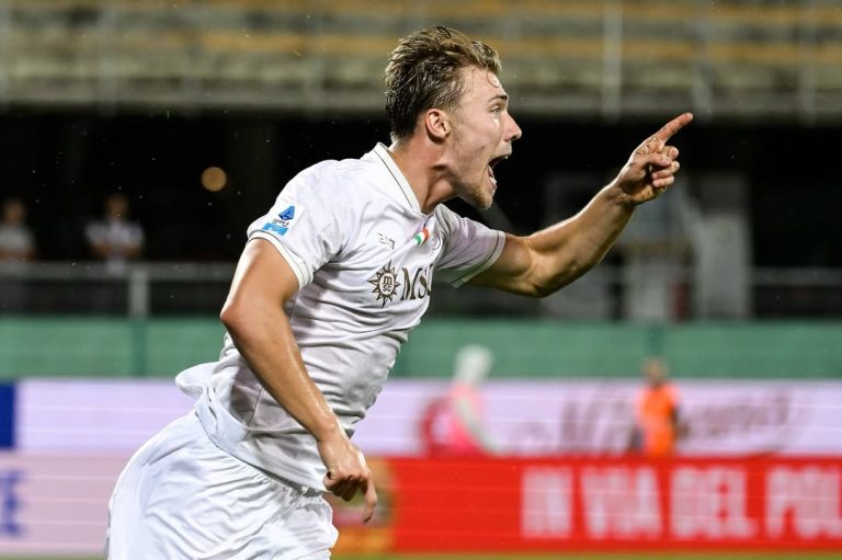 Rasmus Hojlund Cetak Gol di Laga Perdana, Napoli Tekuk Fiorentina