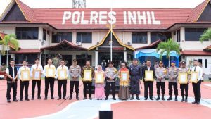 Polda Riau Memberikan Apresiasi kepada 6 personel Polres Inhil Yang Telah Berhasil Mengungkap 19 kg sabu