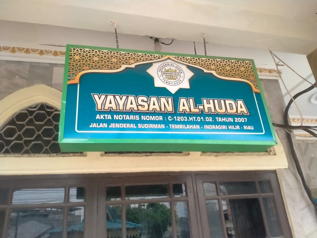Pengurus Harian Alhuda Kabur Saat di Datangi Wartawan