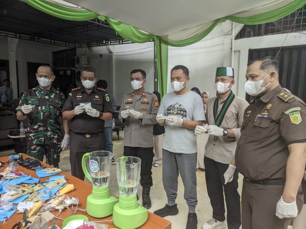 Kejaksaan Negeri Indragiri Hilir Musnahkan Barang Bukti 75 Perkara yang Telah Berkekuatan Hukum Tetap