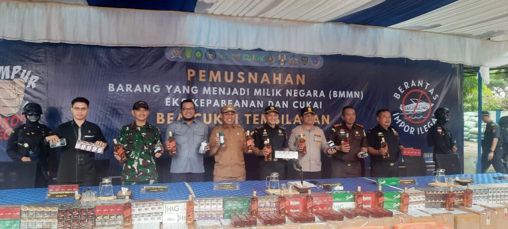 BEA CUKAI TEMBILAHAN LAKUKAN PEMUSNAHAN BARANG YANG MENJADI MILIK NEGARA (BMMN) EKS KEPABEANAN DAN CUKAI