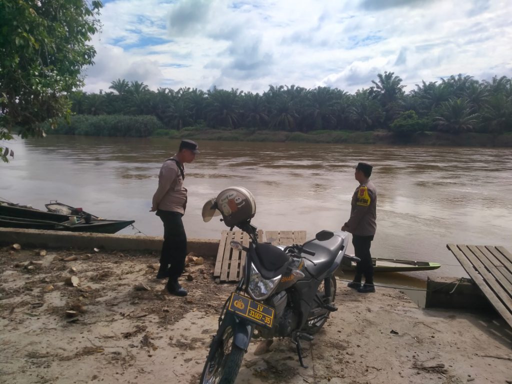 Langkah Preventif Hadapi Banjir, Polsek Jajaran Rokan Hulu Tingkatkan Patroli
