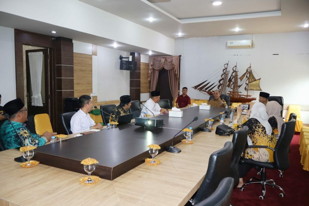 Bupati Inhil, Herman Dorong Pengelolaan Zakat Inhil Lebih Profesional dan Tepat Sasaran di 2026