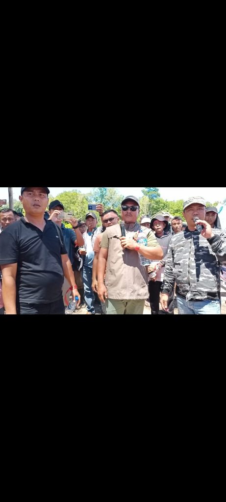 Aksi unjuk rasa dari kelompok aliansi masyarakat kabupaten Nias Selatan (AMAL)