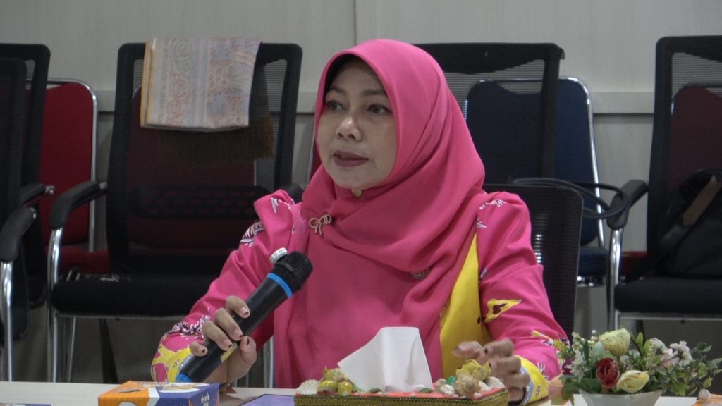 Pimpin Rapat, Ketua Dekranasda Inhil Katerina Susanti Fokuskan Pengembangan Motif Batik Lokal