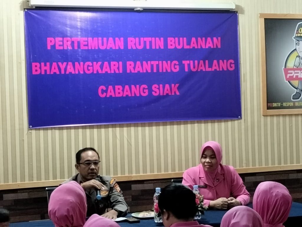 Kapolsek Berikan Arahan pada Pertemuan Bhayangkari Ranting Tualang tekankan bijak bermedsos