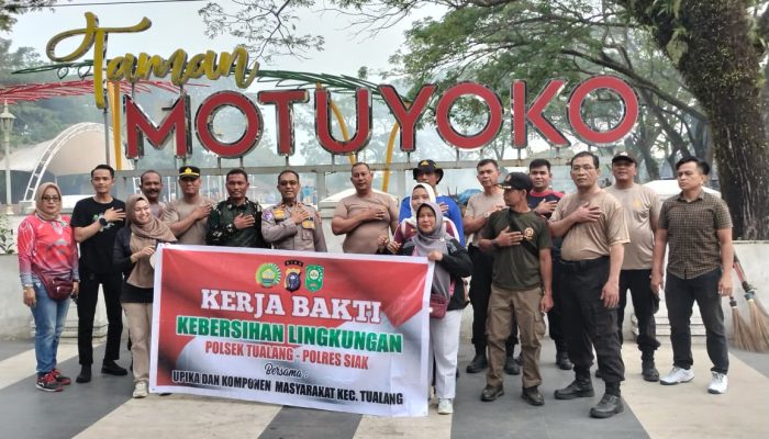 Polsek Tualang Gelar Kerja Bakti Bersama di Taman Motuyoko, Perkuat Sinergi dan Kepedulian Lingkungan