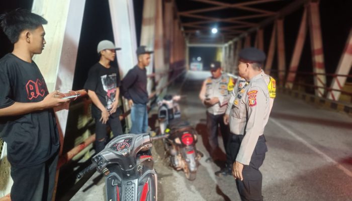 Polsek Tempuling Laksanakan Blue Light Patroli, Situasi Kamtibmas Aman dan Kondusif
