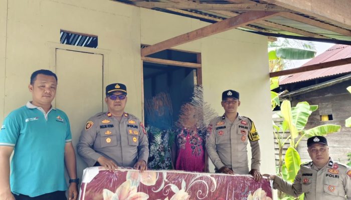 Di Bulan Ramadhan, Polsek Tempuling Bantu Pembangunan Rumah ODGJ di Kelurahan Pangkalan Tujuh