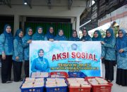 Ketua TP-PKK Inhil Katerina Susanti Herman Bersama Anggota Berbagi Takjil di Hari ke-2 Ramadhan, Peringati HKG PKK ke-54
