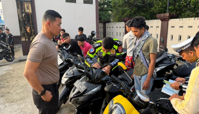 Polres Inhil Tertibkan Balap Liar di Jalan Telaga Biru Parit 8, 14 Sepeda Motor Diamankan