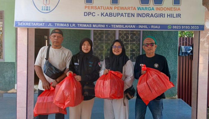 Ramadhan Berbagi, PPWI Inhil Hadirkan Kepedulian Nyata untuk Sesama. Rosmely: PPWI Inhil Hadir untuk Masyarakat.