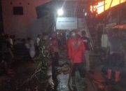 Personel Kodim 0314/Inhil Turut Bantu Padamkan Sijago Merah