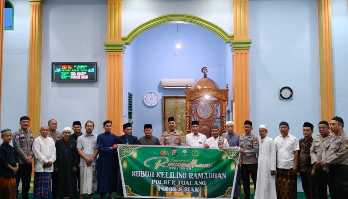 Sejukkan Ramadhan dengan Ibadah dan Kepedulian, Polisi Dan Penyuluh Agama Ajak Warga Tualang Jaga Kamtibmas