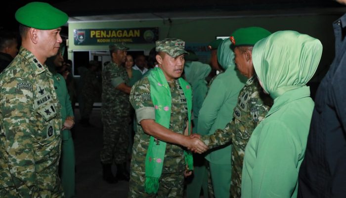 Kunker ke Kodim 0314/Inhil, Pangdam XIX/Tuanku Tambusai Disambut Gembira oleh Prajurit
