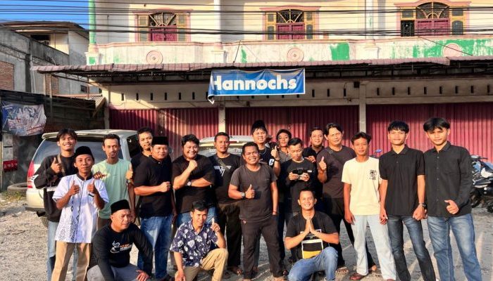 PEMUDA DUSUN BUKIT TUNGKU REJO JAYA BAGIKAN 700 TAKJIL DI UJUNGBATU, WUJUD KEPEDULIAN DI BULAN RAMADAN”