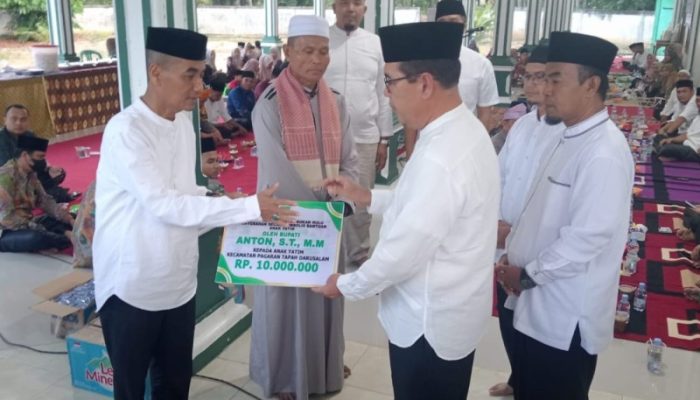 Safari Ramadhan Hari ke-23 di Pangaran Tapah, Pemkab Rohul Salurkan Bantuan dan Pererat Silaturahmi