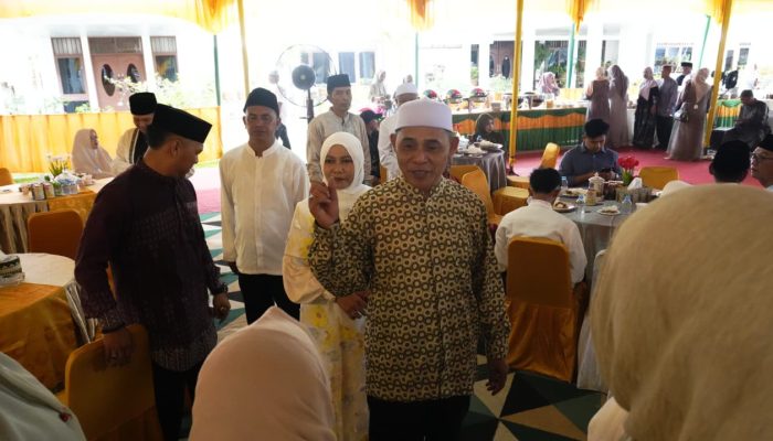 Silaturahmi Idul Fitri 1447 H, Bupati Inhil Sambut Masyarakat di Kediaman Dinas