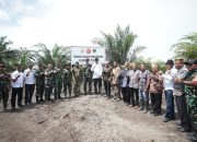 Dandim 0314/Inhil Bersama Bupati Tinjau Pembangunan Yon TP 953/Harimau Rawa di Kempas