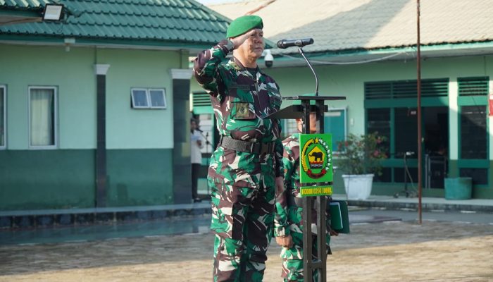 Kasdim 0314/Inhil Pimpin Upacara Bulanan, Tekankan Disiplin dan Kewaspadaan Prajurit