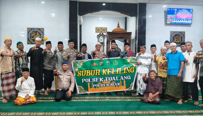 Kapolsek Tualang Subuh Keliling di Masjid Ar Rahmat, Ajak Warga Jaga Kamtibmas dan Jauhi Narkoba