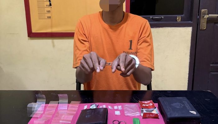 Kapolsek Tempuling Pimpin Langsung Penangkapan Terduga Pengedar Jenis Sabu di Sungai Salak Satu Tersangka Diamankan