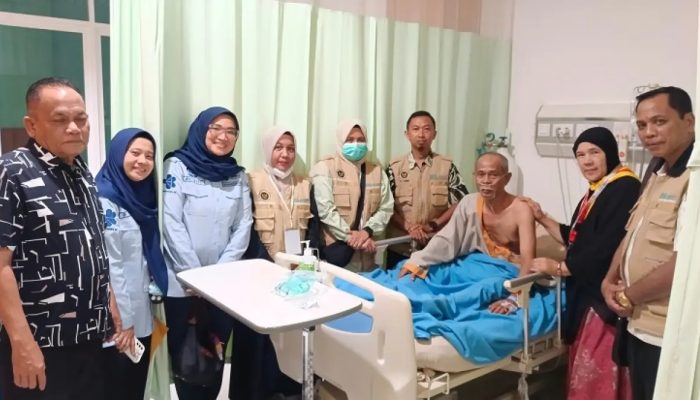 2 JCH Rohul Kloter 8 Batal Berangkat ke Tanah Suci, Suami Sakit, Istri Setia Mendampingi di Rumah Sakit Otorita Batam