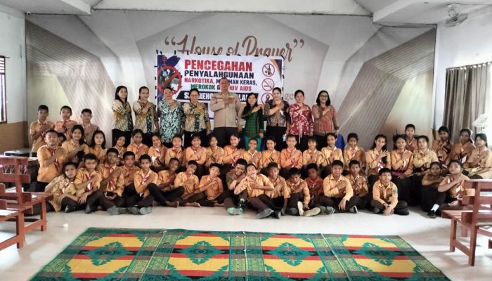 Polsek Tualang Edukasi Pelajar SDS Rehobot tentang Bahaya Narkoba, Miras dan HIV/AIDS