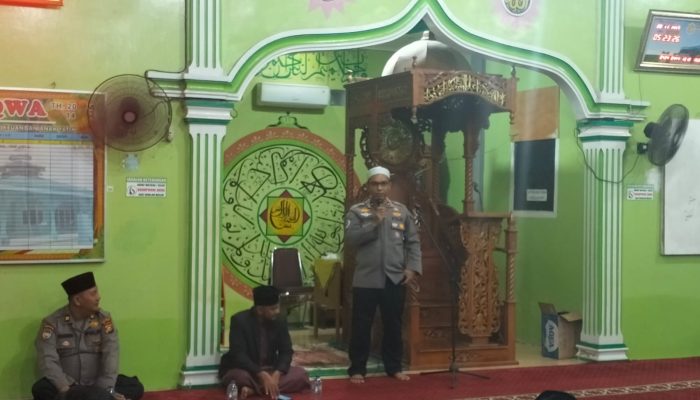 Cuaca Hujan, Kapolsek Tualang Tetap Komitmen Laksanakan Subuh Keliling di Masjid At Taqwa, Jamaah Apresiasi Pengungkapan Kasus Narkoba