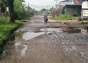Bertahun-tahun Rusak Parah, Jalan Pekan Arba Tembilahan Kerap Sumbang Kecelakaan bagi Pengendara