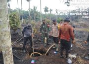 Kompak, Polsek Tempuling, Koramil 03/Tempuling, Pemdes Teluk Jira dan MPA Bahu-Membahu Atasi Karhutla