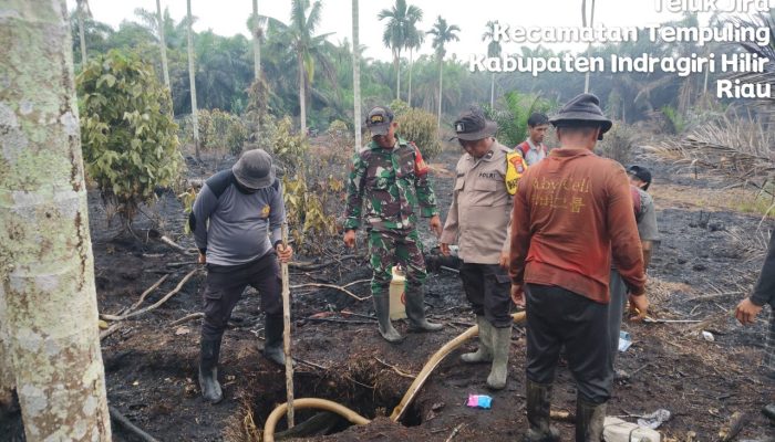 Kompak, Polsek Tempuling, Koramil 03/Tempuling, Pemdes Teluk Jira dan MPA Bahu-Membahu Atasi Karhutla