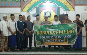 Kapolsek Tualang Hadir di Tengah Jamaah, Bangun Kepercayaan Lewat Subuh Keliling dan Pererat Silaturahmi