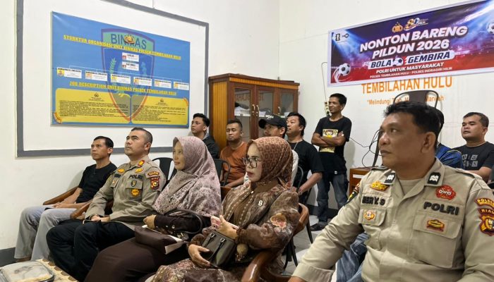Polsek Tembilahan Hulu Gelar Nobar Piala Dunia 2026 Bersama Warga