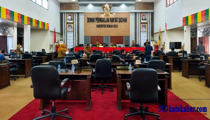 Memalukan! Rapat Paripurna DPRD Rohul ‘Gatot’, Kursi Lebih Banyak Kosong Daripada Terisi