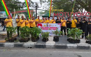 HUT Bhayangkara ke-80, Polsek Tualang Bagikan 1000 Bibit Pohon Saat CFD dan Ajak Warga Peduli Lingkungan