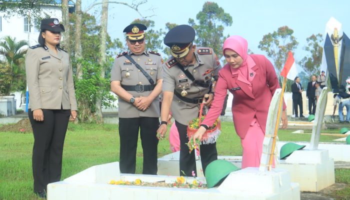Polres Inhil Gelar Ziarah Rombongan di TMP Yudha Bhakti Tembilahan Sambut Hari Bhayangkara ke-80