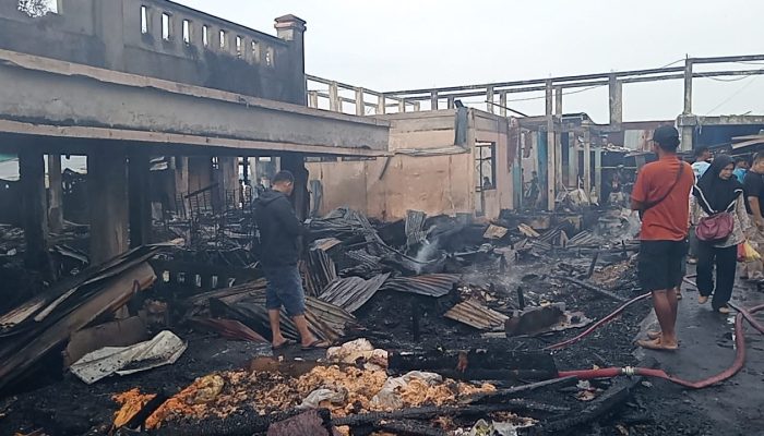 Kebakaran Hanguskan Los Pasar Selodang Kelapa Tembilahan, Korban Jiwa Nihil