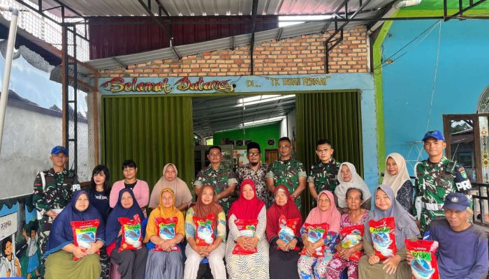 BRIGIF TP 89/GG BERSAMA YAYASAN PEDULI MASYARAKAT MISKIN SIAK GELAR BAKTI SOSIAL DI KAMPUNG SIAK RAYA