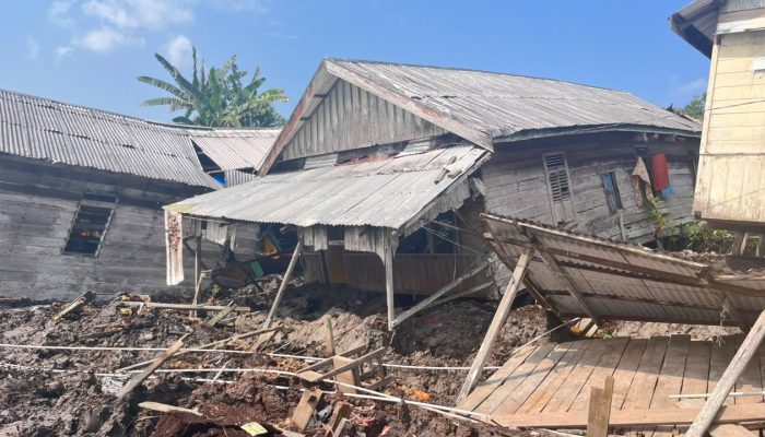 BPBD Inhil Laksanakan Kaji Cepat dan Evakuasi Korban Bencana Abrasi di Desa Sungai Nyiur Kecamatan Tanah Merah