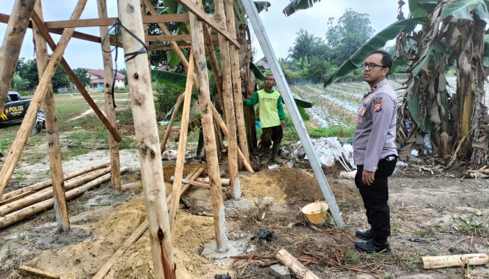 Kapolsek Tualang Cek Pembangunan Tangki Air di Ponpes Abu Huroiroh, Perkuat Program Ketahanan Pangan