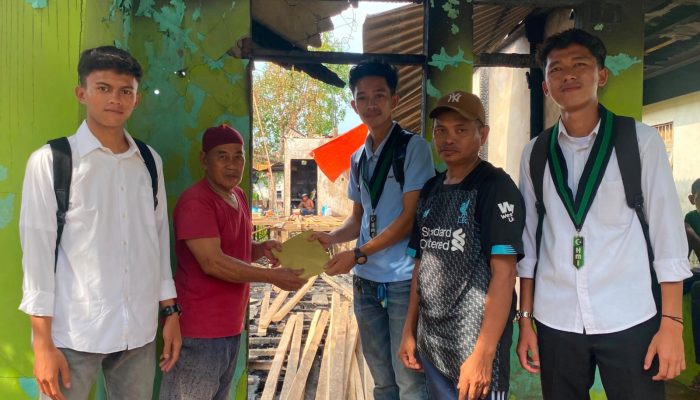 HMI Komisariat FKIP Cabang Tembilahan Salurkan Donasi untuk Korban Kebakaran