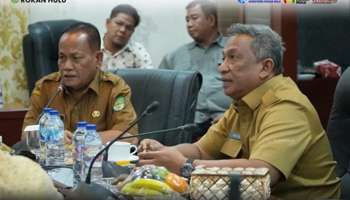 Anton Restui Proyek Playground Pasar Modern