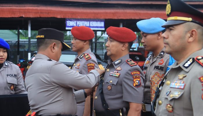 Sertijab Sejumlah Pejabat Utama dan Kapolsek Jajaran, Kapolres Inhil Tekankan Profesionalisme dan Pelayanan Presisi