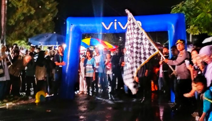 Kolaborasi Polsek Tualang dan Komunitas Kreator Tualang Hadirkan Run Night 100 Meter, Ratusan Warga Antusias
