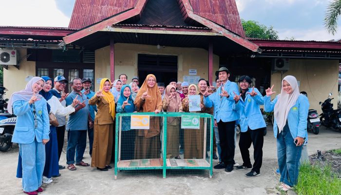 Kukerta UNRI Tembilahan Hilir dan DLHP Kabupaten Indragiri Hilir Bersinergi Mengedukasi Masyarakat tentang Pemilahan Sampah