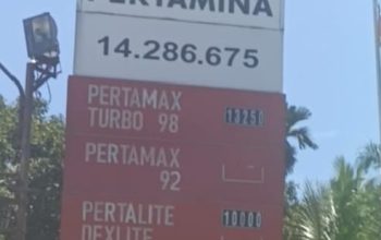 Diduga, pemilik SPBU km 40 minas, bermain minyak subsidi dengan pengusaha mafia minyak. Masyarakat minta Kapolda Riau. “tangkap Pemilik SPBU,”