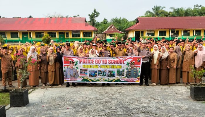 Police Goes To School. Polsek Tualang Gandeng Sekolah Cegah Karhutla, Narkoba dan Pelanggaran Lalu Lintas*