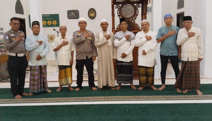 Dari Subuh, Kapolsek Tualang Keliling Sampaikan Imbauan Stop Karhutla dan Jaga Kamtibmas